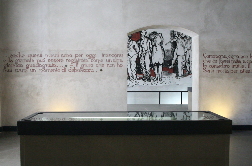 Museo Monumento al deportato politico e razziale, sala e teca, sul fondo graffito di Renato Guttuso (particolare)
