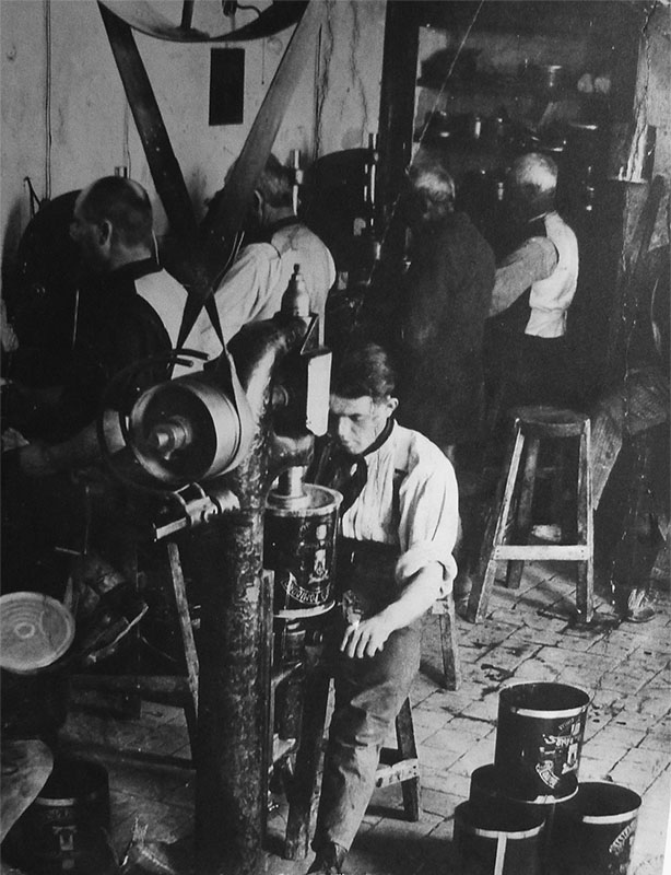 Il lavoro in officina.