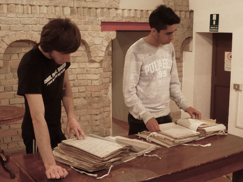 Ricerche in archivio.