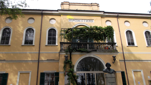 Facciata dell'ospedale