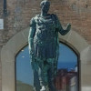 Una statua contaminata. L’effige bronzea di Giulio Cesare a Rimini tra storia e politica